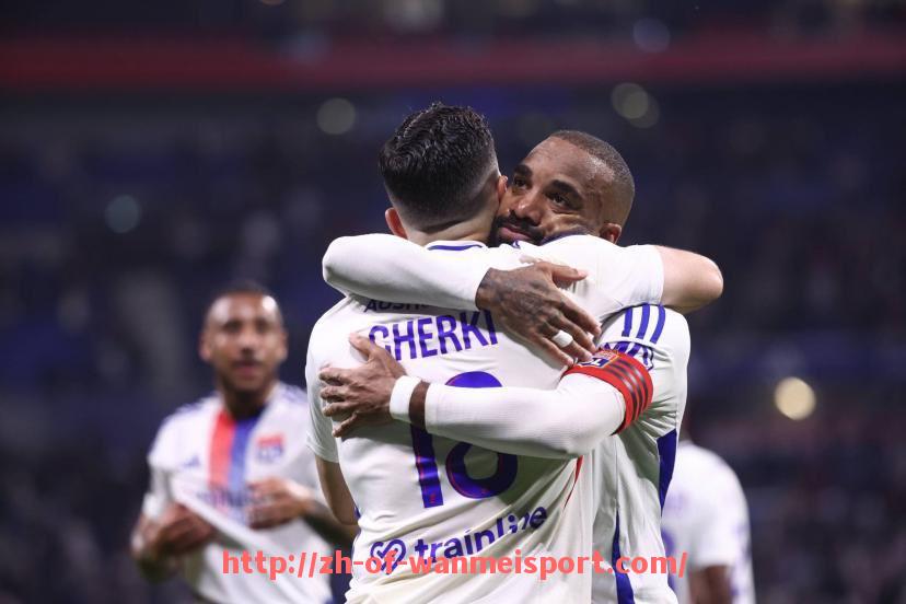 完美体育app-CBA球员在野外篮球比赛中的竞技状态探讨